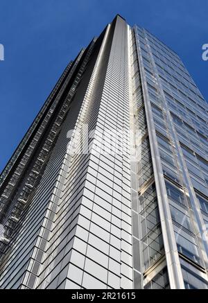 Heron Tower, ufficialmente 110 Bishopsgate, un grattacielo commerciale alto 230 metri situato nel quartiere finanziario della City of London Foto Stock