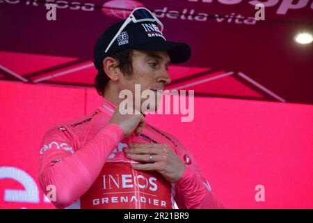 Viareggio, Italia. 16th maggio, 2023. Viareggio, Viareggio, Italia, 16 maggio 2023, Thomas Geraint - Maglia Rosa durante la 10 tappa - Scandiano - Viareggio - giro d'Italia Credit: Live Media Publishing Group/Alamy Live News Foto Stock