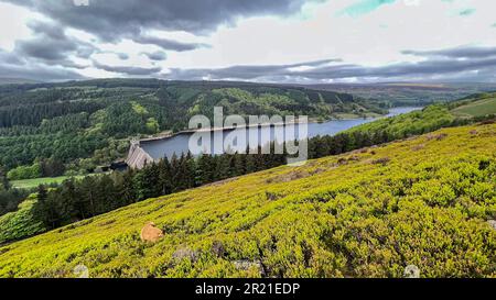 Bamford, Regno Unito. 16th maggio, 2023. Una vista della Diga di Derwent sul 80th ° anniversario Dambusters. Il 16th maggio 2023 segna il 80th° anniversario del più famoso raid aereo singolo della seconda guerra mondiale, “operazione castise”, meglio noto come RAID Dambusters; Derwent Dam, Bamford, Regno Unito, 16th maggio 2023 (Foto di Mark Cosgrove/News Images) a Bamford, Regno Unito il 5/16/2023. (Foto di Mark Cosgrove/News Images/Sipa USA) Credit: Sipa USA/Alamy Live News Foto Stock