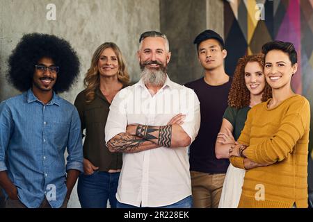 Theyre un team competente e altamente qualificato. Ritratto di un gruppo di designer in un ufficio. Foto Stock