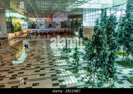 SINGAPORE, SINGAPORE - 16 DICEMBRE 2019: Interno dell'Aeroporto Changi di Singapore Foto Stock