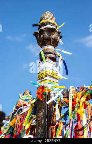 Salvador, Bahia, Brasile - 06 gennaio 2023: Dettaglio di parte della ringhiera e della chiesa di Senhor do Bonfim, a Salvador, Bahia. Foto Stock