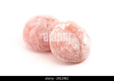 Frutto della passione Boba Mochi isolato su uno sfondo bianco Foto Stock