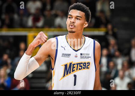 Levallois-Perret, Francia. 16th maggio, 2023. VICTOR WEMBANYAMA di Metropolitans 92 celebra il suo punto durante la partita Elite Betclic tra Metropolitans 92 (Boulogne-Levallois) e Paris Basketball al Palais des Sports Marcel Cerdan di Levallois-Perret, Francia. Parigi ha vinto il gioco 93-85. I San Antonio Spurs hanno vinto la lotteria NBA 2023 e il diritto di selezionare francese super-prospettiva Victor Wembanyama con il numero 1 complessivo Pick. (Credit Image: © Matthieu Mirville/ZUMA Press Wire) SOLO PER USO EDITORIALE! Non per USO commerciale! Foto Stock