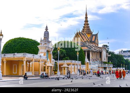 PHNOM PENH, CAMBOGIA - AGOSTO 08,2017: Il Palazzo reale a Phnom Penh. Phnom Penh è la capitale della Cambogia. Foto Stock