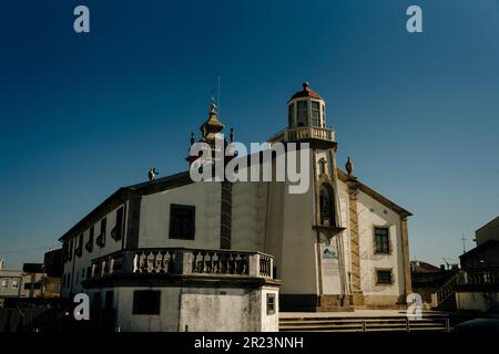 Chiesa di Nossa Senhora da Lapa a Povoa de Varzim, Portogallo - maggio 2023. Foto di alta qualità Foto Stock