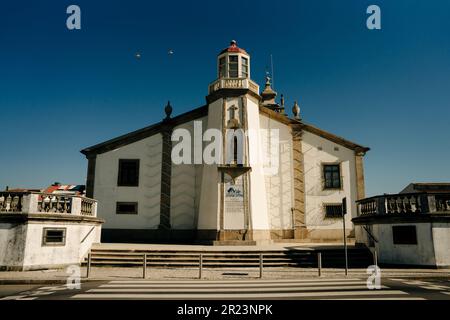 Chiesa di Nossa Senhora da Lapa a Povoa de Varzim, Portogallo - maggio 2023. Foto di alta qualità Foto Stock