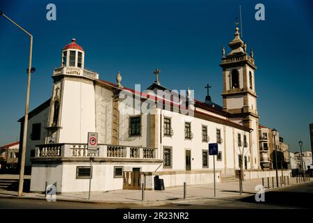 Chiesa di Nossa Senhora da Lapa a Povoa de Varzim, Portogallo - maggio 2023. Foto di alta qualità Foto Stock