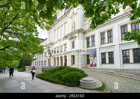 Sofia, Bulgaria. Maggio 2023. Vista esterna della Galleria Nazionale di Kvadrat 500 nel centro della città Foto Stock