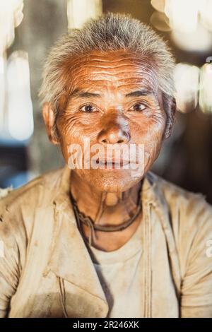 Myanmar, 18 febbraio 2021: Tribù che vivono in aree isolate del Myanmar. Foto Stock