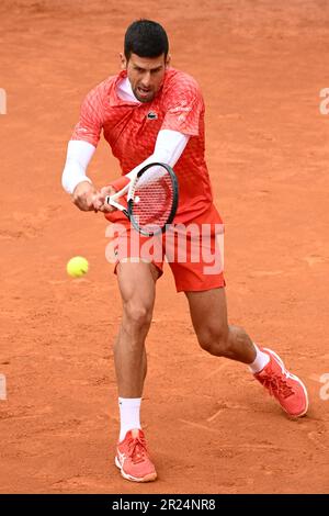 Roma, Italia. 17th maggio, 2023. Novak Djokovic di Serbia durante la sua partita contro Holger Rune di Danimarca al torneo di tennis Internazionale BNL d'Italia al Foro Italico di Roma il 17th maggio 2023. Credit: Insidefoto di andrea staccioli/Alamy Live News Foto Stock