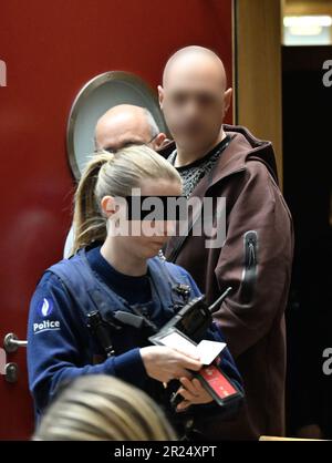 Mons, Belgio. 17th maggio, 2023. Accusato Johnny Vanhoutte nella foto durante la sessione di costituzione della giuria al processo di assise di Johnny Vanhoutte e Claudy Putman, per diverse rapine con violenza, con diverse circostanze aggravanti tra cui quella dell'omicidio, davanti alla Corte delle Assise della provincia di Hainaut a Mons mercoledì 17 maggio 2023. Il 18 giugno 2020, poco prima del 8pm, Gregory Doucet (46 anni) è stato sparato nel petto in una casa in rue du Bas-Quartier, nel centro di Tournai BELGA FOTO JOHN THYS Credit: Belga News Agency/Alamy Live News Foto Stock