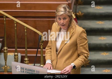 Bruxelles, Belgio. 17th maggio, 2023. Il Ministro degli interni Annelies Verlinden ha fatto un'immagine nel corso di una sessione plenaria della Camera al Parlamento federale a Bruxelles mercoledì 17 maggio 2023. BELGA PHOTO LAURIE DIEFFEMBACQ Credit: Belga News Agency/Alamy Live News Foto Stock