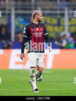 Milano, Italia. 16th maggio, 2023. Milano, Italia, 16th 2023 maggio: Theo Hernandez (19 Milano) guarda in occasione della Semifinale di UEFA Champions League tra Inter e Milano allo Stadio San Siro di Milano. (Daniela Porcelli/SPP) Credit: SPP Sport Press Photo. /Alamy Live News Foto Stock