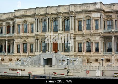 Çırağan Palace, Çırağan Sarayı, un ex palazzo ottomano, è ora un hotel a cinque stelle, Istanbul, Repubblica di Turchia Foto Stock