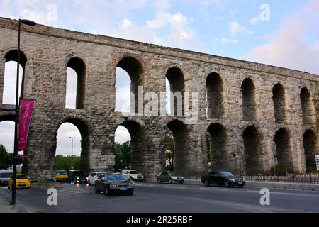 Acquedotto di Valens, Valens su Kemeri, sistema di acquedotto romano costruito nel tardo 4th ° secolo d.C., Istanbul, Repubblica di Turchia Foto Stock