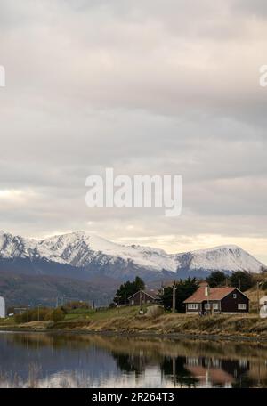 Case pittoresche nella città di Ushuaia, Tierra del Fuego, Argentina Foto Stock