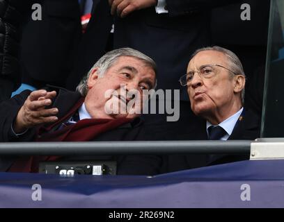 Manchester, Regno Unito. 17th maggio, 2023. il presidente del Real Madrid Florentino Perez (r) durante la partita della UEFA Champions League allo stadio Etihad di Manchester. Il credito dell'immagine dovrebbe essere: Darren Staples/Sportimage Credit: Sportimage Ltd/Alamy Live News Foto Stock