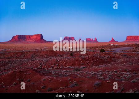 Monument Valley al tramonto; Utah; USA Foto Stock