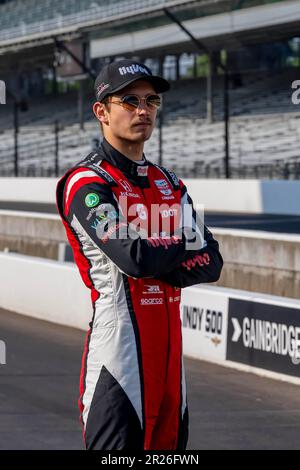 Indianapolis, IN, Stati Uniti. 17th maggio, 2023. Il driver INDYCAR, CHRISTIAN LUNGAARD (45) di Hedensted, Danimarca, si prepara a praticare per l'Indianapols 500 all'Indianapolis Motor Speedway di Indianapolis, USA. (Credit Image: © Walter G. Arce Sr./ZUMA Press Wire) SOLO PER USO EDITORIALE! Non per USO commerciale! Foto Stock