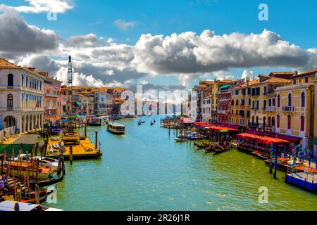 Canal Grande, Venezia, Italia. Vista sul Canal Grande dal Ponte di Rialto. Foto Stock