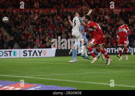 Matt Crooks di Middlesbrough dirige la palla in rete solo per essere escluso per l'offside durante lo Sky Bet Championship Play Off semi Final 2nd LEG tra Middlesbrough e Coventry City al Riverside Stadium, Middlesbrough mercoledì 17th maggio 2023. (Foto: Mark Fletcher | NOTIZIE MI) Credit: NOTIZIE MI & Sport /Alamy Live News Foto Stock