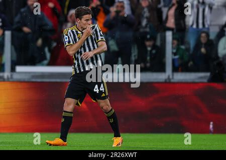 Torino, Italia. 14th maggio, 2023. Nicolo Fagioli della Juventus FC indossa la nuova divisa Home 23/24 durante la Serie Una partita di calcio del 2022/23 tra Juventus FC e i Cremonesi americani allo stadio Allianz. Punteggio finale; Juventus 2 - 0 Cremonese. (Foto di Fabrizio Carabelli/SOPA Images/Sipa USA) Credit: Sipa USA/Alamy Live News Foto Stock