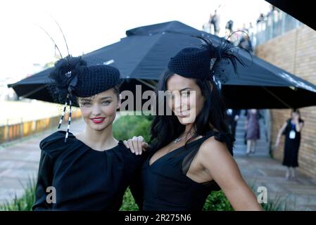 Miranda Kerr e Andy Lee il carnevale delle corse del Doncaster Day all'ippodromo Royal Randwick. Sydney, Australia. 26.04.08. Foto Stock