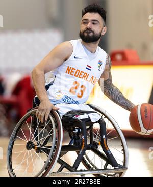 Ottawa, Canada. 17 maggio 2023. Mustafa Kornaz (23) della squadra olandese di pallacanestro maschile su sedia a rotelle in azione maschile su sedia a rotelle nella squadra canadese di sviluppo contro la nazionale olandese nel torneo Invitational di Ottawa alla Carleton University. Copyright 2023 Sean Burges / Mundo Sport Images / Alamo Live News. Foto Stock