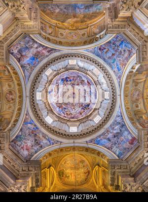 NAPOLI, ITALIA - 22 APRILE 2023: L'affresco nel Duomo della Cappella reale del Tesoro di San Januarius in Cattedrale Foto Stock