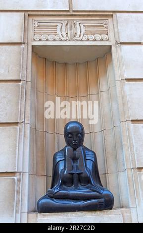 Art Deco statue art, presso lo scarico del Mersey Tunnel, Pier Head, Liverpool, Merseyside, Inghilterra, L3 1BP Foto Stock