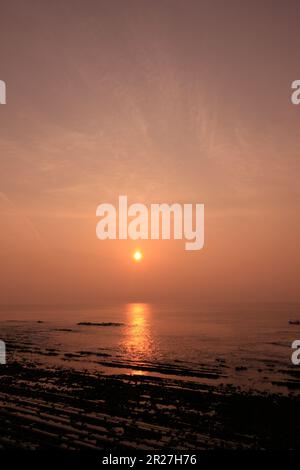 Mare, sole del mattino, e Horikiritoge Foto Stock