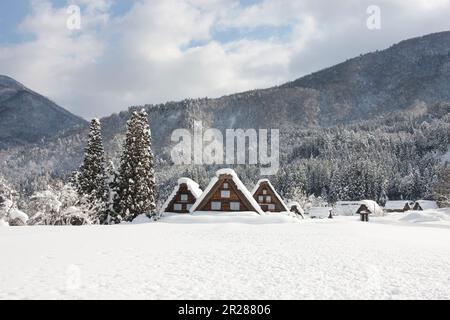 Shiragawago villaggio coperto di neve Foto Stock