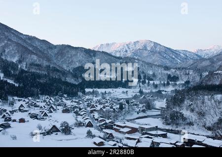 Shiragawago villaggio coperto di neve Foto Stock