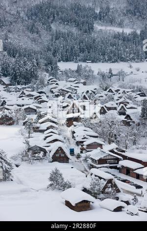 Shiragawago villaggio coperto di neve Foto Stock