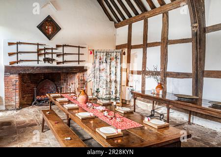 L'interno della fine del 14th o inizio del 15th ° secolo in legno incorniciato Lower Brockhampton Manor House vicino a Bromyard, Herefordshire, Inghilterra UK Foto Stock