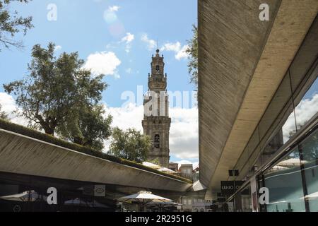 Chiesa e torre di Los Clérigos a Porto Foto Stock