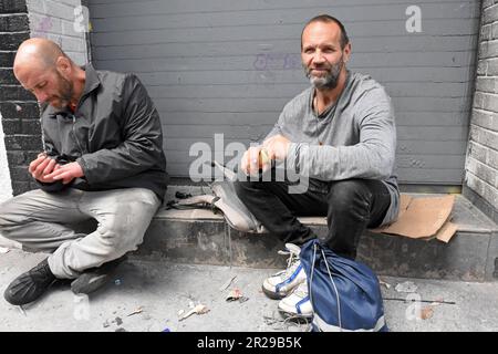 Philadelphia, Stati Uniti. 01st maggio, 2023. Philadelphia, Pennsylvania, settembre 2023. Migliaia di dipendenti sono bloccati a Kensington Avenue. Ogni giorno, 4, 5 persone muoiono ogni giorno per sovradosaggio. La zona e gli abitanti sembrano essere ceduto dalle autorità.in un nuovo sviluppo, il tranquillante xilazina è aggiunto al fentanil in per rendere il fentanil alto più liscio. Si chiama tranq dope. Il tranq tuttavia causa le ferite e le ulcere nel bodytissue (Photo by Teun Voeten/Sipa USA) Credit: Sipa USA/Alamy Live News Foto Stock