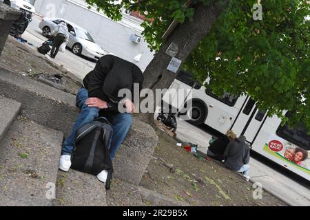 Philadelphia, Stati Uniti. 01st maggio, 2023. Philadelphia, Pennsylvania, settembre 2023. Migliaia di dipendenti sono bloccati a Kensington Avenue. Ogni giorno, 4, 5 persone muoiono ogni giorno per sovradosaggio. La zona e gli abitanti sembrano essere ceduto dalle autorità.in un nuovo sviluppo, il tranquillante xilazina è aggiunto al fentanil in per rendere il fentanil alto più liscio. Si chiama tranq dope. Il tranq tuttavia causa le ferite e le ulcere nel bodytissue (Photo by Teun Voeten/Sipa USA) Credit: Sipa USA/Alamy Live News Foto Stock