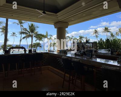 Stati Uniti. 29th luglio, 2022. Lobby Lounge, un'area bar che si affaccia su Wailea Beach presso il Four Seasons Resort Maui a Wailea, un hotel di lusso a Kihei, Hawaii sull'isola di Maui, il 29 luglio 2022. Foto gentilmente concessa da Sftm. (Foto di Gado/Sipa USA) Credit: Sipa USA/Alamy Live News Foto Stock