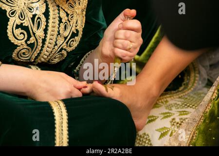 Tatuaggio all'henné marocchino a piedi Foto Stock