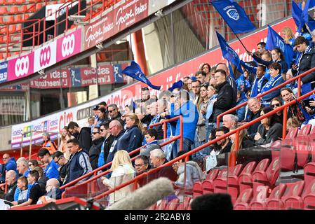 Liegi, Belgio. 18th maggio, 2023. Tifosi e sostenitori di KRC Genk Ladies raffigurati durante la partita tra Standard Femina de Liege e KRC Genk Ladies, la finale della Coppa Belga, a Liegi, giovedì 18 maggio 2023. BELGA PHOTO DAVID CATRY Credit: Belga News Agency/Alamy Live News Foto Stock