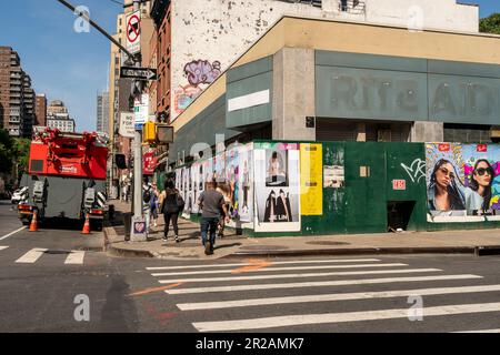Chiuso Rite Aid farmacia a Chelsea a New York Lunedi, 15 maggio 2023. (© Richard B. Levine) Foto Stock