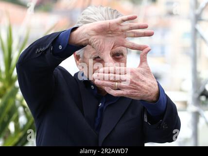 16 maggio 2023, Cannes, Cote d'Azur, Francia: L'attore STATUNITENSE MICHAEL DOUGLAS assiste alla fotocellula prima di ricevere il Palme d'Or, premio per la realizzazione a vita durante il 76th° Festival annuale del cinema di Cannes al Palais des Festivals. (Credit Image: © Mickael Chavet/ZUMA Press Wire) SOLO PER USO EDITORIALE! Non per USO commerciale! Foto Stock