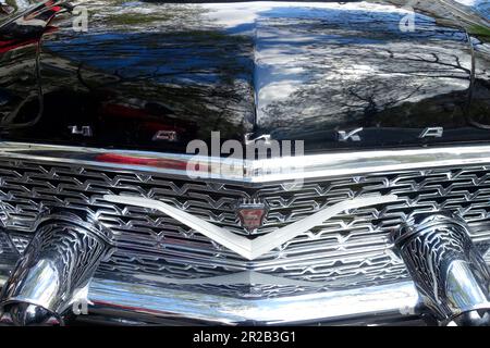 GAZ-13 Chaika, Classic Days 2023 a Berlino, Germania Foto Stock