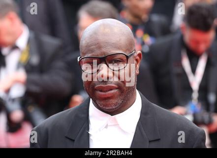 Cannes, Francia, 18th maggio 2023. Steve McQueen arriva sul tappeto rosso per il film Indiana Jones e la proiezione di gala Dial of Destiny al Cannes Film Festival 76th a Cannes, Francia. Credit: Doreen Kennedy/Alamy Live News. Foto Stock