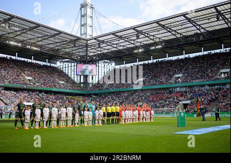 Koeln/Germania. Il 18th maggio 2023, entrambe le squadre durante l'inno, si presentano allo Stadio RheinEnergie, alla finale di Pokal DFB, alle donne 2023, VfL Wolfsburg (WOB) - SC Freiburg (FR) 4:1, il 18th maggio 2023 a Colonia/Germania. Le normative DFB vietano qualsiasi uso di fotografie come sequenze di immagini e/o quasi-video # Foto Stock