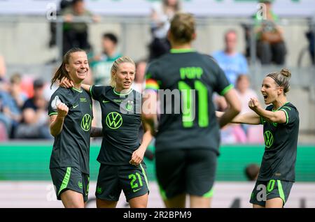 Koeln/Germania. 18th maggio 2023 giubilazione WOB dopo l'obiettivo a 1:0, da sinistra a destra Lynn WILMS (WOB), Rebecka BLOMQVIST (WOB), Alexandra POPP (WOB), Svenja HUTH (WOB), DFB Pokal finale donne 2023, VfL Wolfsburg (WOB) - SC Freiburg (FR) 4 2023: 1, il 18th maggio a Colonia/Germania. Le normative DFB vietano qualsiasi uso di fotografie come sequenze di immagini e/o quasi-video # Foto Stock