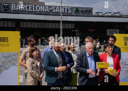 Barcellona, Barcellona, Spagna. 18th maggio, 2023. Ernest Maragall, sindaco di Esquerra Republicana, partecipa a un atto elettorale sulla mobilità. Partecipano anche Juli Fernandez, Consigliere Territoriale e Ona MartÃ-nez, sindaco dell'ERC di Terrassa. (Credit Image: © Marc Asensio Clupes/ZUMA Press Wire) SOLO PER USO EDITORIALE! Non per USO commerciale! Foto Stock