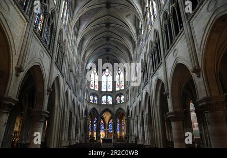 La navata principale - Chiesa di Saint-Severin - Parigi, Francia Foto Stock